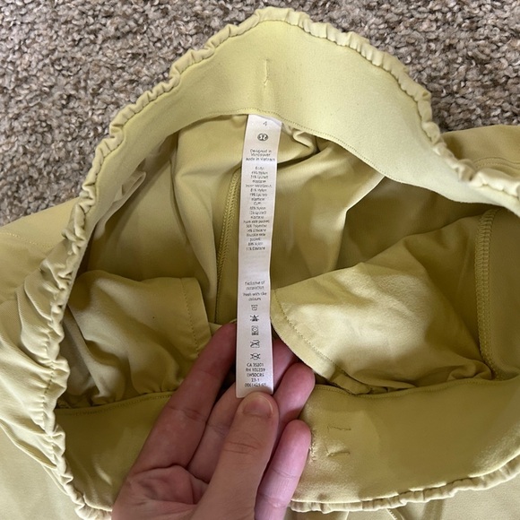 Lululemon Stretch High-Rise Jogger *Full Length
Finch Yellow Women’s Size 4 Run - Picture 11 of 11